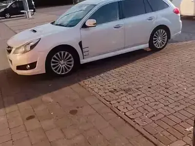 Usata Subaru Legacy 115 CV (84 kW) 2012 Bianco Station wagon