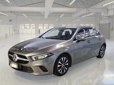 Grigio Usata 2022 Mercedes A180 Business Berlina | 21.700 € (Buon prezzo)