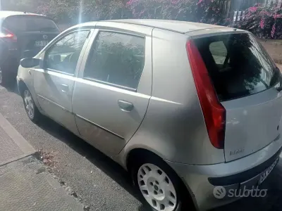 Usata Fiat Punto 60 CV (44 kW) 2001 Grigio Utilitaria