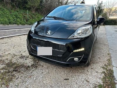Usata Peugeot 107 68 CV (50 kW) 2013 Utilitaria