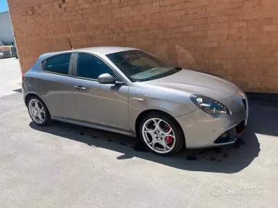 Usata Alfa Romeo Giulietta Veloce 241 CV (177 kW) 2018 Grigio Utilitaria