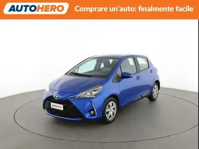 Usata Toyota Yaris Active 90 CV (66 kW) 2017 Blu Berlina
