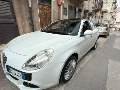 Usata Alfa Romeo Giulietta Exclusive 105 CV (77 kW) 2021 Bianco Berlina