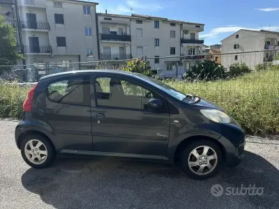 Usata Peugeot 107 68 CV (50 kW) 2010 Nero Utilitaria