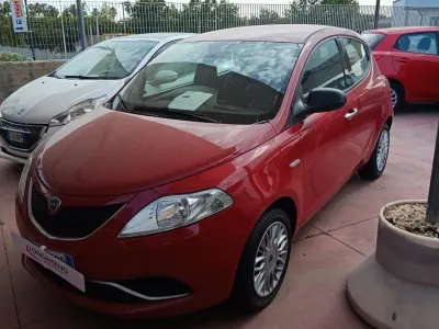 Usata Lancia Ypsilon S 95 CV (69 kW) 2015 Rosso Utilitaria