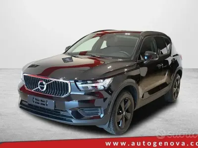 Usata Volvo XC40 Momentum 150 CV (110 kW) 2021 Nero SUV