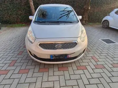 Usata Kia Venga EX 90 CV (66 kW) 2010 Utilitaria
