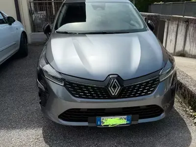 Usata Renault Clio 100 CV (73 kW) 2024 Utilitaria