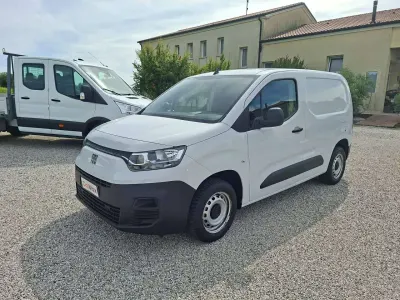 Usata Fiat Doblò 101 CV (74 kW) 2023 Bianco Monovolume