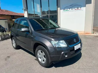Usata Suzuki Grand Vitara 129 CV (94 kW) 2012 Grigio SUV