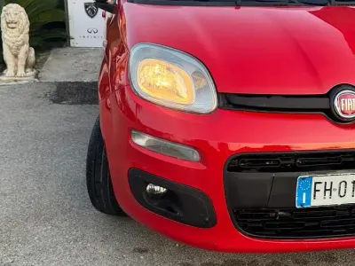 Usata Fiat Panda Lounge 95 CV (69 kW) 2017 Rosso Utilitaria