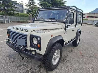 Usata Land Rover Defender 122 CV (89 kW) 2006 Bianco Station wagon