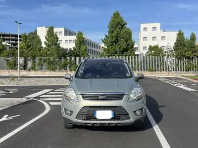 Usata Ford Kuga Titanium 136 CV (100 kW) 2010 Oro SUV