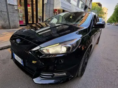 Usata Ford Focus ST 185 CV (136 kW) 2017 Berlina