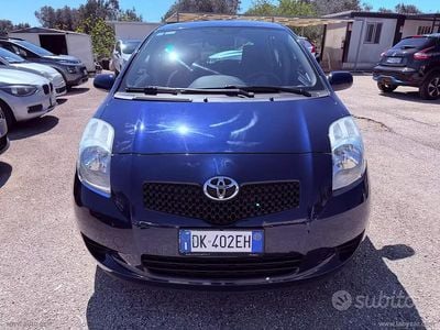 Usata Toyota Yaris Sol 69 CV (50 kW) 2007 Blu Utilitaria