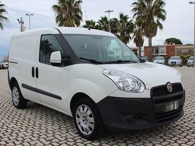 Usata Fiat Doblò 120 CV (88 kW) 2015 Bianco past. Monovolume