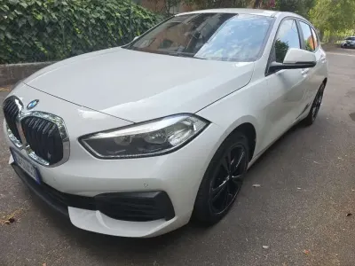 Usata BMW 116 Advantage 116 CV (85 kW) 2020 Bianco Utilitaria