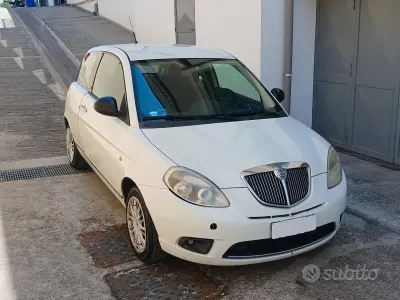 Usata Lancia Ypsilon 69 CV (50 kW) 2011 Beige Utilitaria