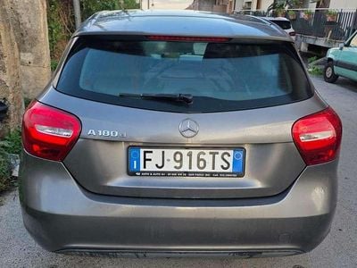 Usata Mercedes A180 Business 109 CV (80 kW) 2017 Grigio Berlina