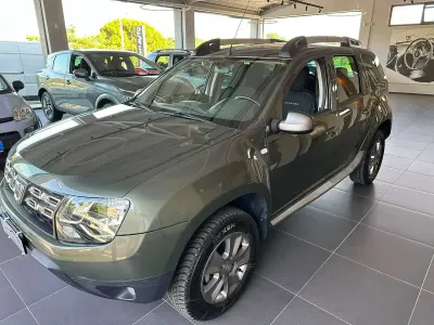 Usata Dacia Duster Prestige 125 CV (91 kW) 2015 Grigio verde SUV