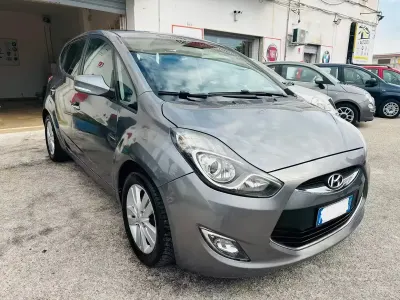 Begagnad Hyundai ix20 Comfort 90 HK (66 kW) 2012 Grå Halvkombi