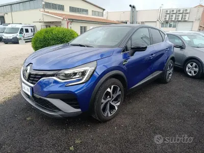 Usata Renault Captur RS Line 101 CV (74 kW) 2022 Blu SUV