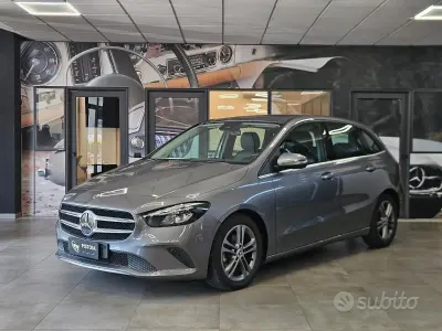 Usata Mercedes B180 Business 116 CV (85 kW) 2020 Grigio Monovolume
