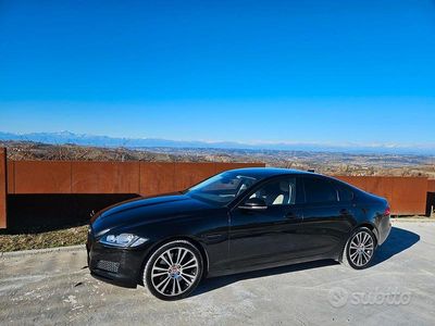 Usata Jaguar XF 180 CV (132 kW) 2019 Nero Berlina