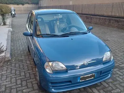 Usata Fiat 600 54 CV (39 kW) 2006 Bluazzurro Utilitaria