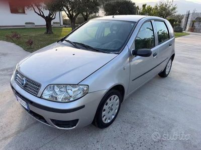 Usata Fiat Punto Dynamic 69 CV (50 kW) 2006 Grigio Utilitaria
