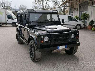 Käytetty Land Rover Defender 68 HP (50 kW) 2006 Musta Katumaasturi