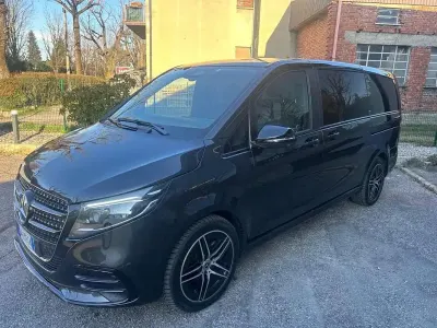 Usata Mercedes V250 Avantgarde 190 CV (139 kW) 2024 Grigio Monovolume