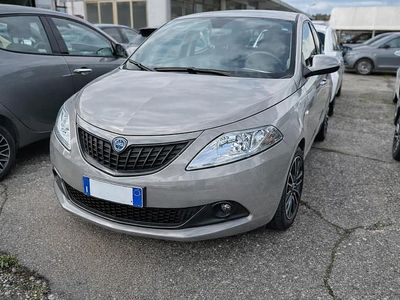 Usata Lancia Ypsilon Silver 69 CV (50 kW) 2023 Grigio Utilitaria