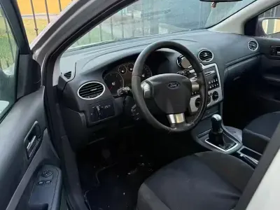 Usata Ford Focus 90 CV (66 kW) 2006 Grigio Station wagon