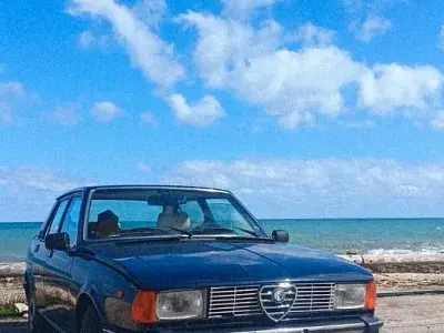 Usata Alfa Romeo Giulietta 109 CV (80 kW) 1980 Blu Berlina