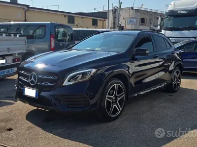 Usata Mercedes GLA200 Premium 136 CV (100 kW) 2018 Bluazzurro SUV