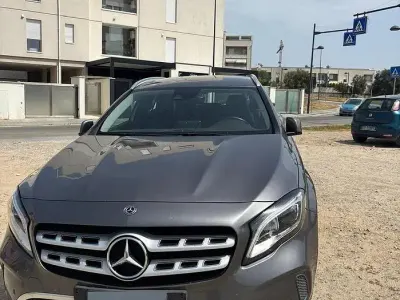 Usata Mercedes GLA200 136 CV (100 kW) 2017 Grigio SUV