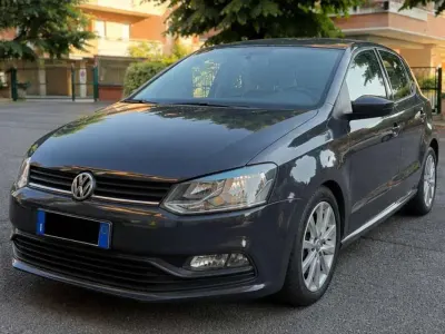 Usata VW Polo Trendline 75 CV (55 kW) 2015 Grigio Berlina