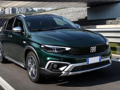 Usata Fiat Tipo Cross 131 CV (96 kW) 2024 Rosso passione Berlina