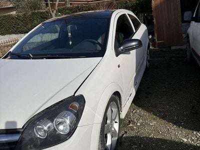 Usata Opel Astra GTC Sport 105 CV (77 kW) 2006 Berlina