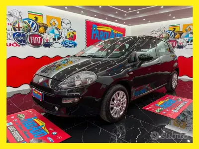 Usata Fiat Punto Lounge 77 CV (56 kW) 2012 Nero Utilitaria