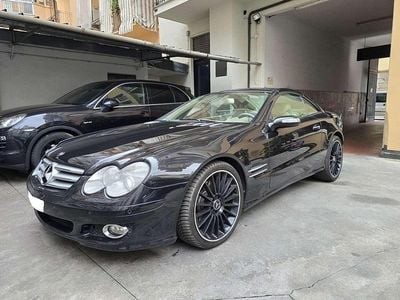 Usata Mercedes SL350 272 CV (200 kW) 2006 Nero Cabrio