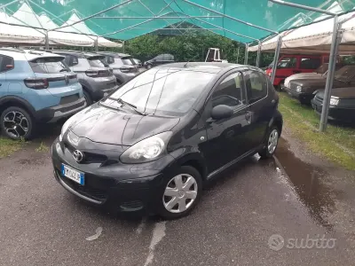 Usata Toyota Aygo 68 CV (50 kW) 2012 Nero Utilitaria