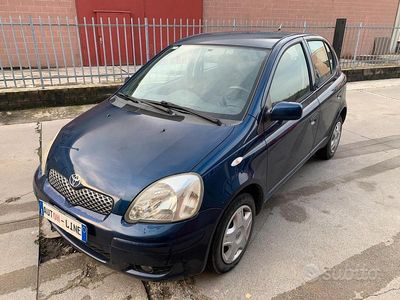 Blu Usata 2004 Toyota Yaris Berlina | 2400 € (Buon prezzo)