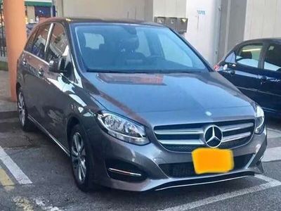 Mercedes B200