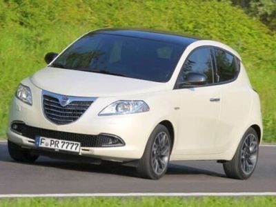 usata Lancia Ypsilon 1.2 8v Gold 69cv