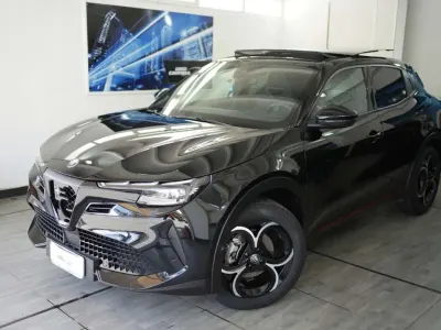 Nuova Alfa Romeo GT Junior Edizione Speciale 136 CV (100 kW) 2026 Nero alfa SUV