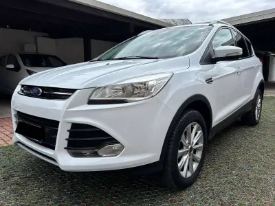 Usata Ford Kuga Titanium 150 CV (110 kW) 2016 Bianco SUV