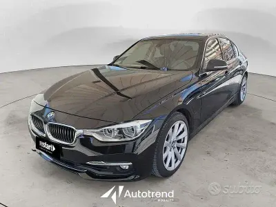 Usata BMW 330e Luxury Line 252 CV (185 kW) 2016 Nero Berlina