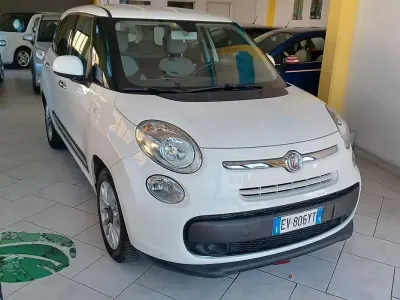 Usata Fiat 500L Living 105 CV (77 kW) 2014 Bianco Monovolume